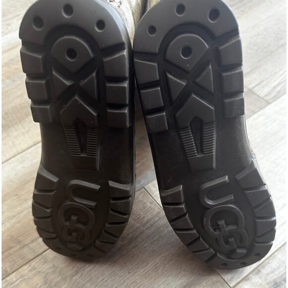 Women's Ugg Boots Ultra Tall 5245 size 6 - Picture 2 of 10